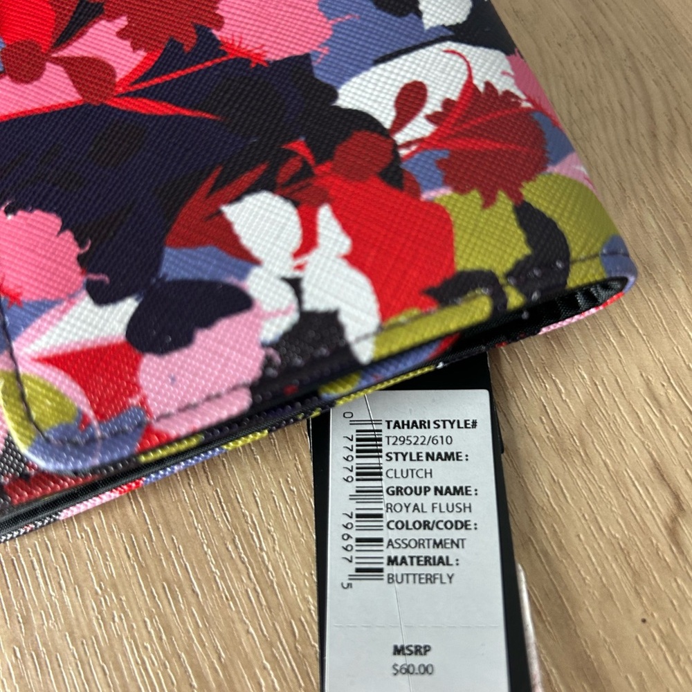 NWT Tahari Floral Patterned Tri-fold Wallet - Picture 2 of 4